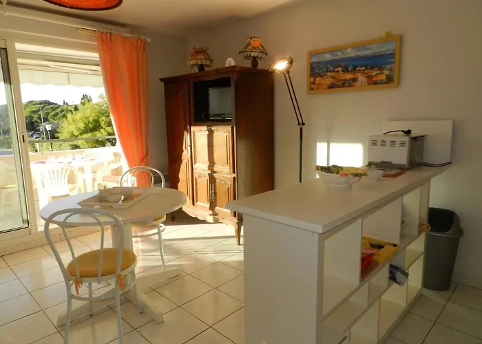 Appartement Avec Terrasse - - Fr-1-251-931 *